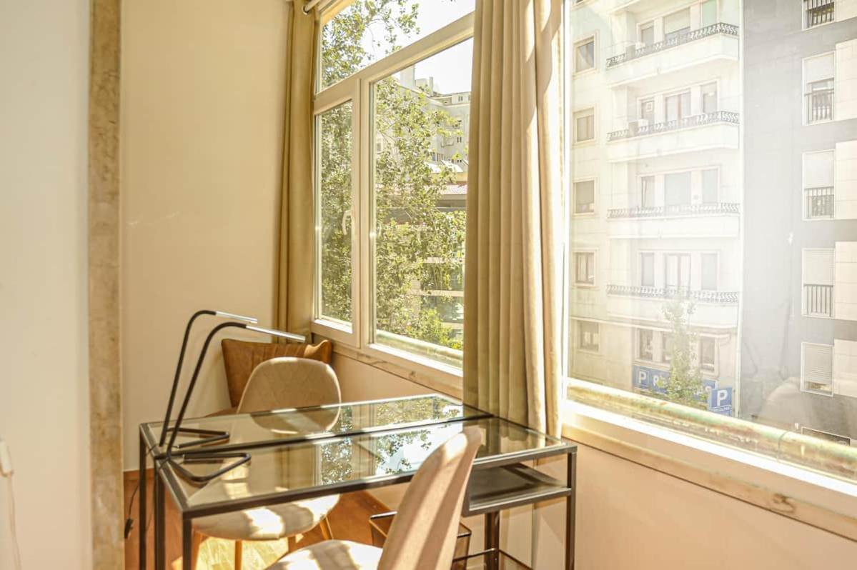 Guesthouse Marques De Pombal - 8 Bedroom Apartment Lisboa Eksteriør billede