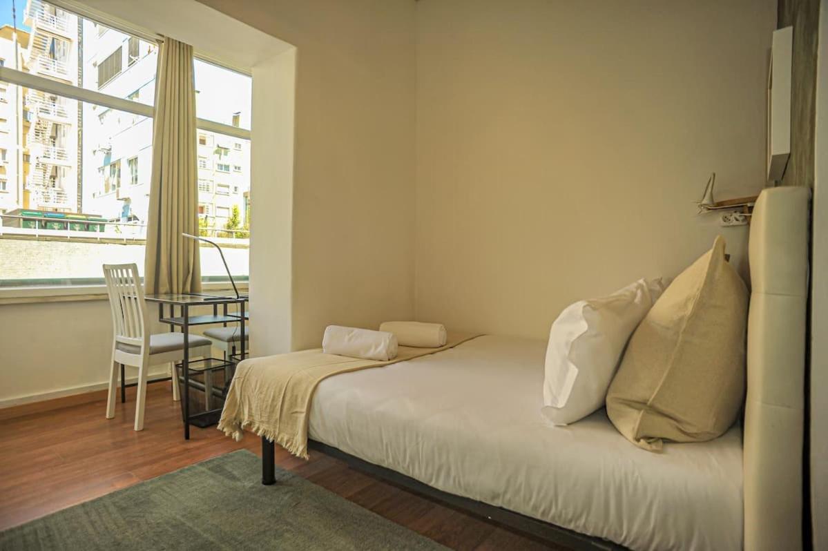 Guesthouse Marques De Pombal - 8 Bedroom Apartment Lisboa Eksteriør billede